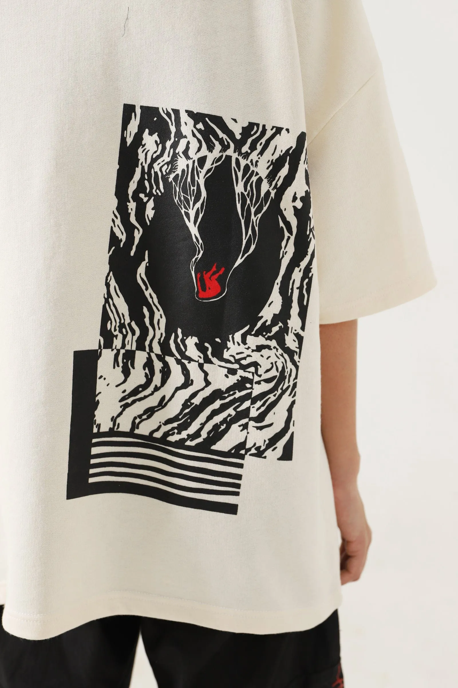 EYE OF THE STORM - BEIGE T-SHIRT