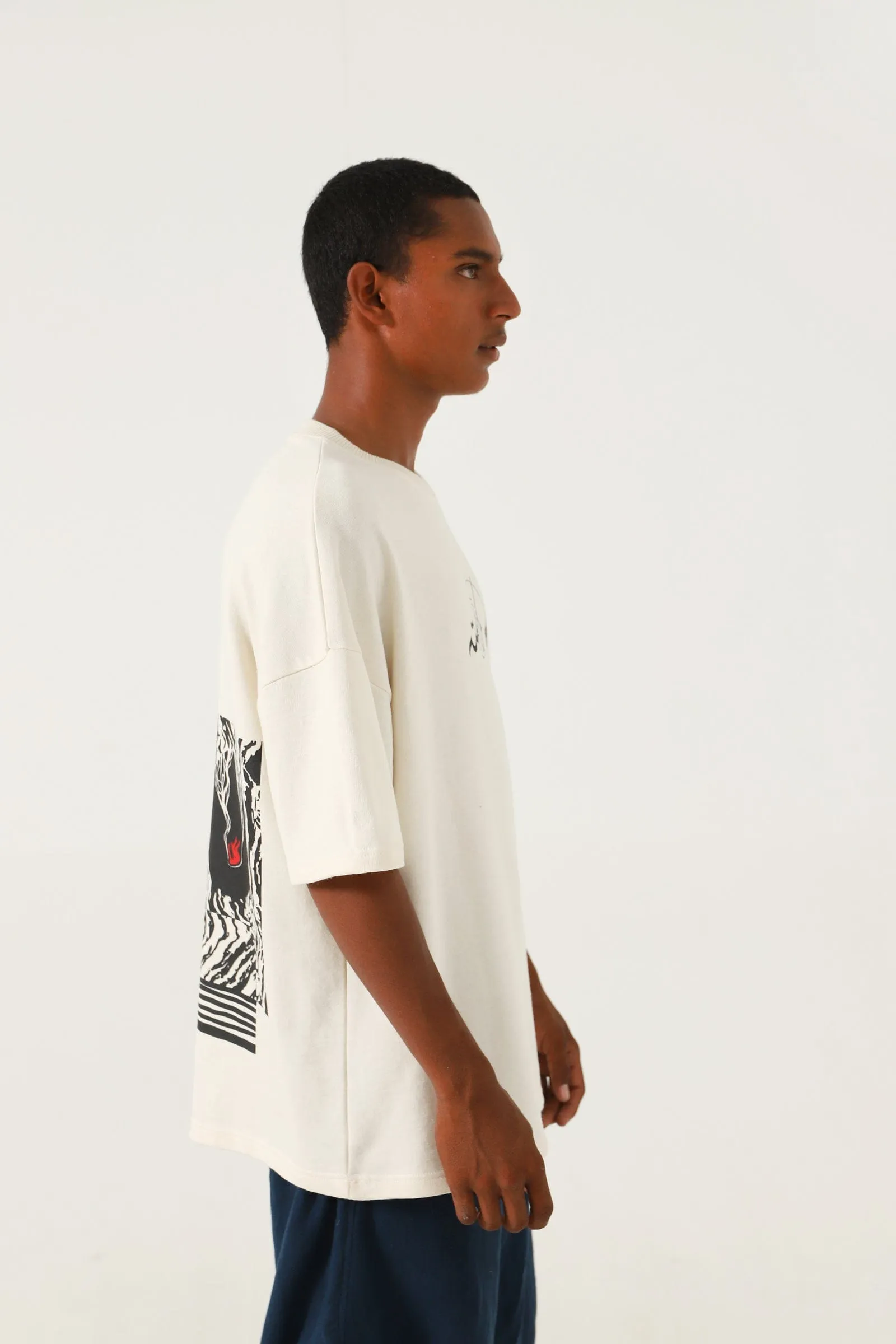 EYE OF THE STORM - BEIGE T-SHIRT