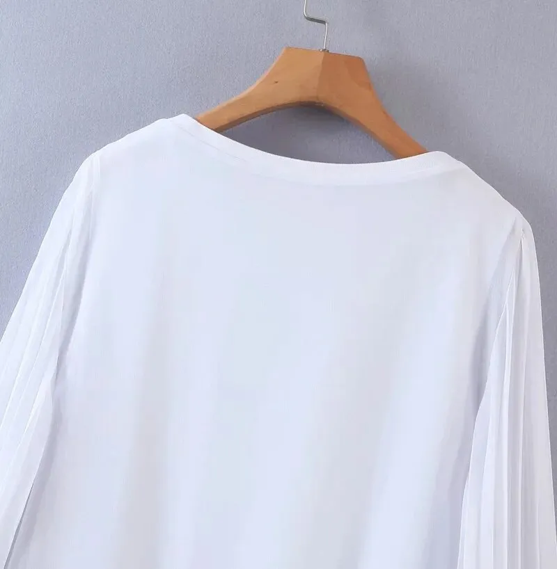 LOOSE WHITE BLOUSE