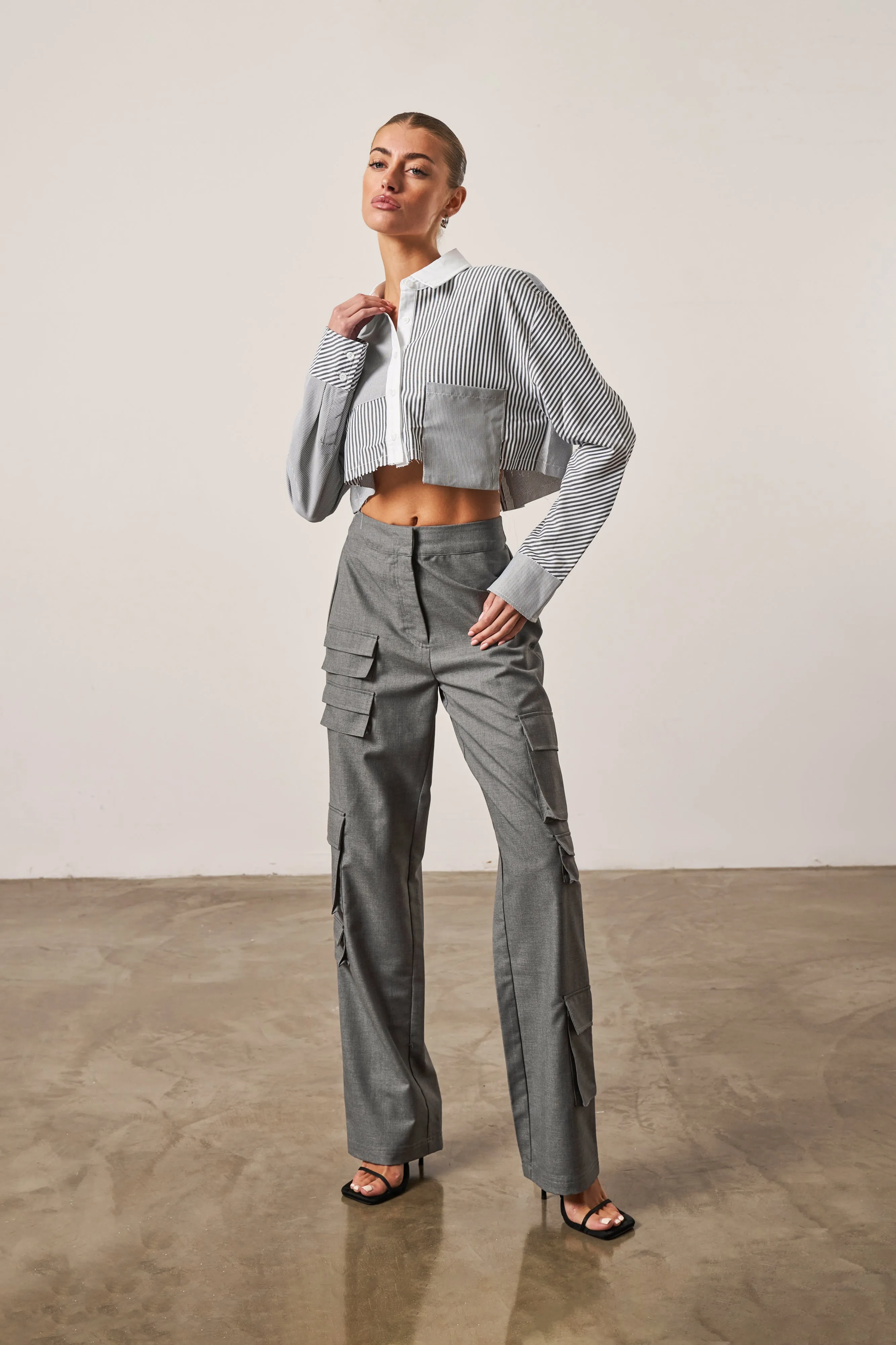 SPLICED MIXED STRIPE CROPPED SHIRT - GREY
