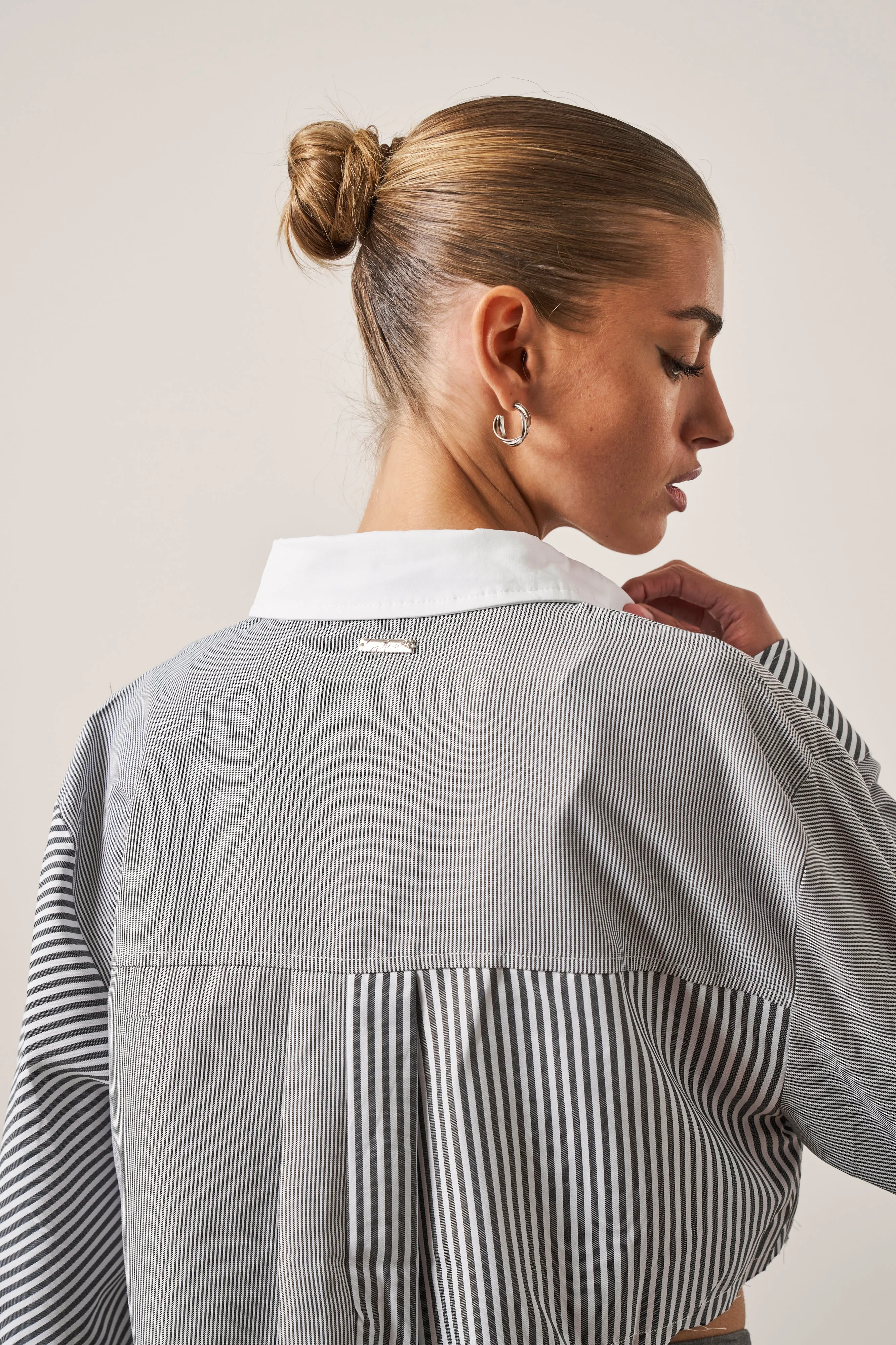 SPLICED MIXED STRIPE CROPPED SHIRT - GREY
