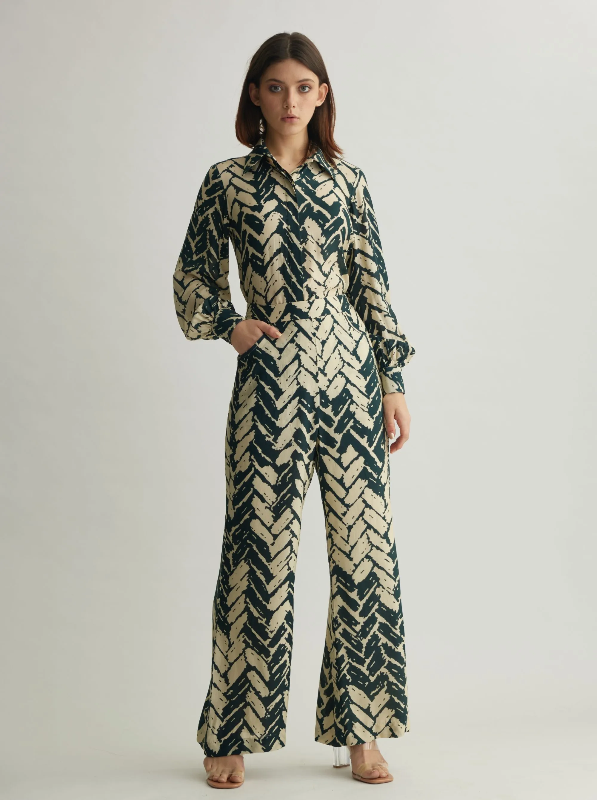 WHITE AND DARK GREEN CHEVRON PRINT SHIRT